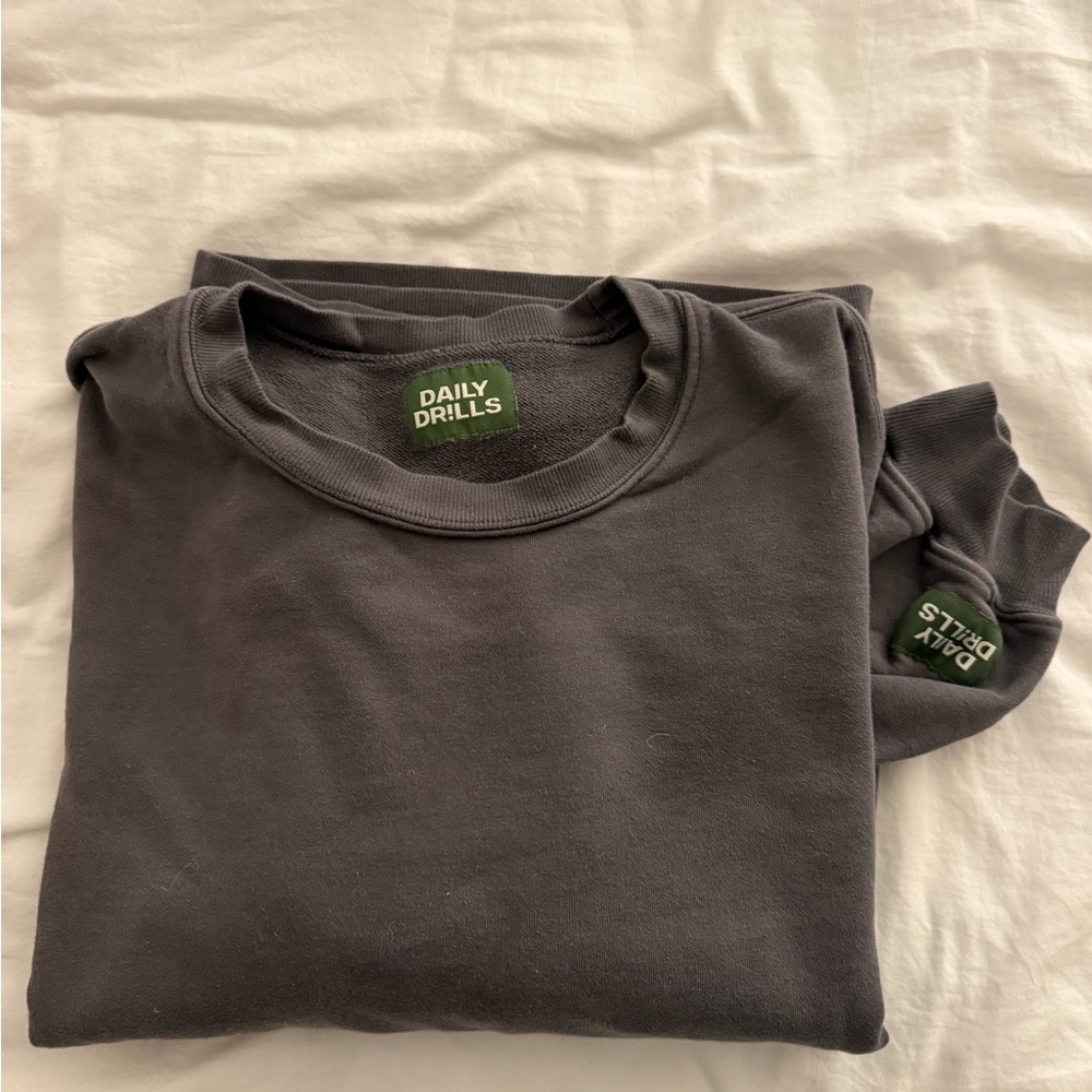 Daily Drills Unisex Oversized crew in vintage black (dark grey)